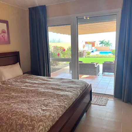 بيت للعطل With Private Pool In Quite Place La Caleta *